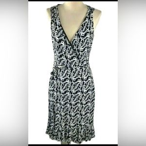 White House Black Market Super Glamorous Black and White Dress Size Medium